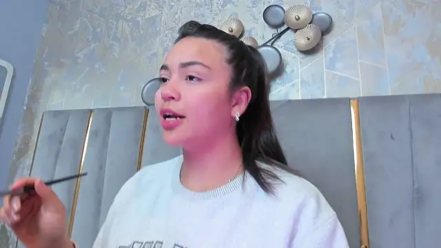 KimDevinne online show from 01/11/26, 02:16