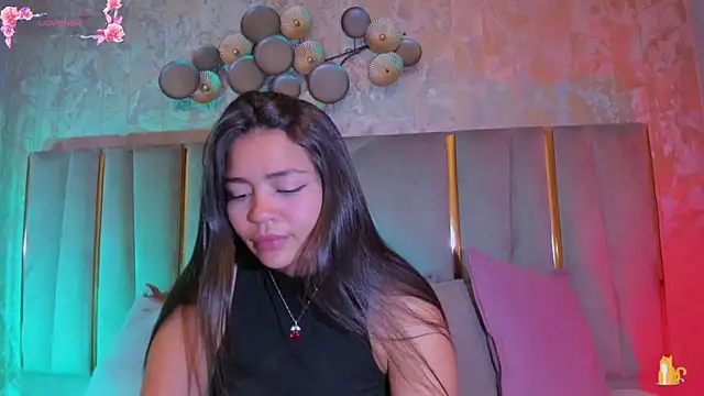 KimDevinne online show from 04/22/26, 02:25