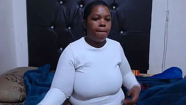 Snapshot of BigbootyNickyx chatting on 10/01/25, 11:33 BigbootyNickyx online show from 10/01/25, 11:33