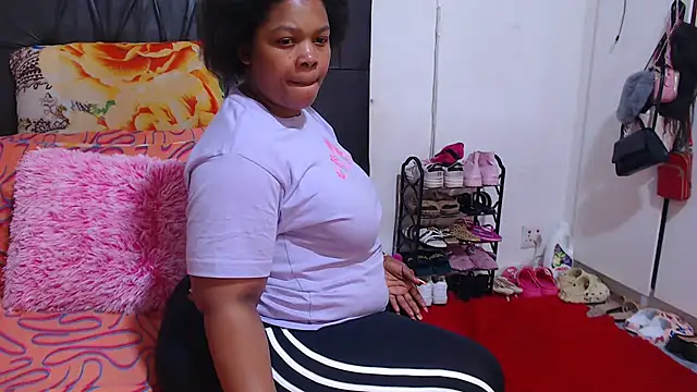 Snapshot of BigbootyNickyx chatting on 10/20/25, 01:50 BigbootyNickyx online show from 10/20/25, 01:50