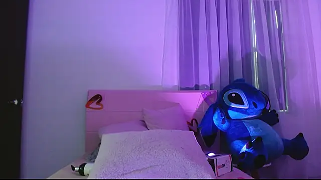 Aurora blossom   online show from 03/07/25, 06:43