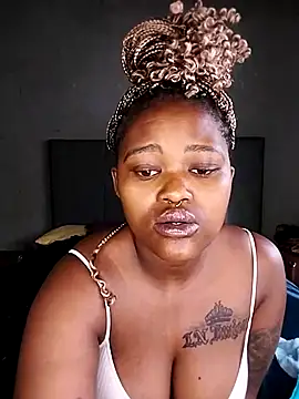 ThickPearlx23 online show from 04/15/26, 06:42