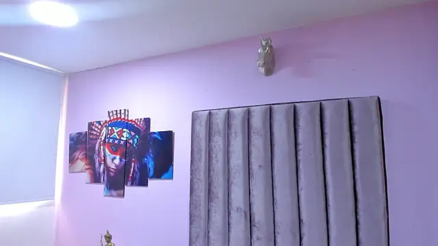 Luci And Sofi online show from 11/19/25, 03:45