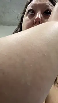 Chloee ep online show from 04/19/26, 04:34