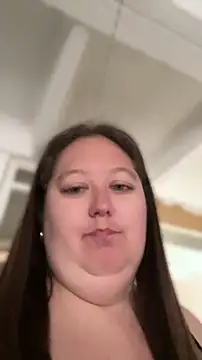 Chloee ep online show from 04/30/26, 04:02