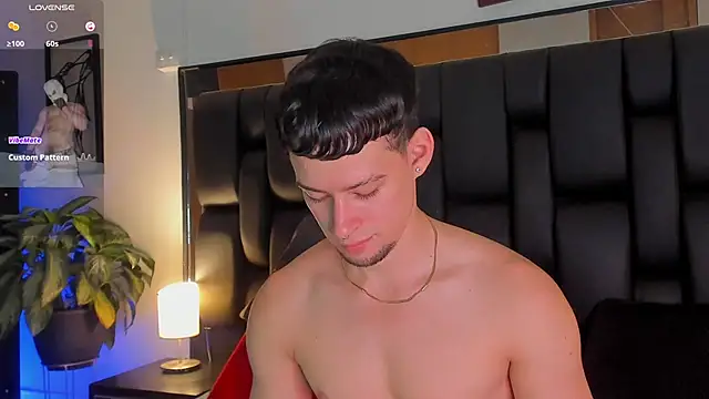 JadeSmiith  online show from 10/22/25, 10:53