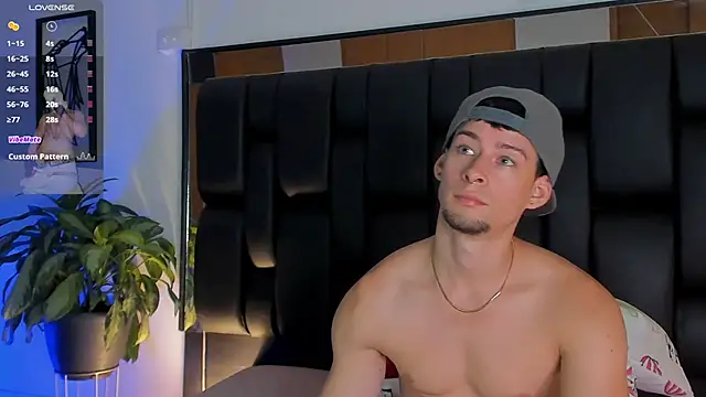 JadeSmiith  online show from 11/22/25, 10:53