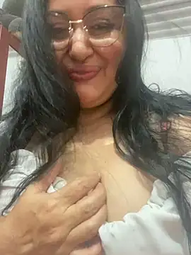 Gia Nahomi online show from 01/07/25, 11:24