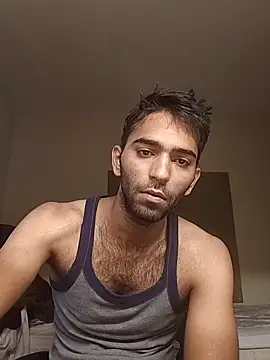 Snapshot of loganwollf chatting on 10/18/25, 01:01 loganwollf online show from 10/18/25, 01:01