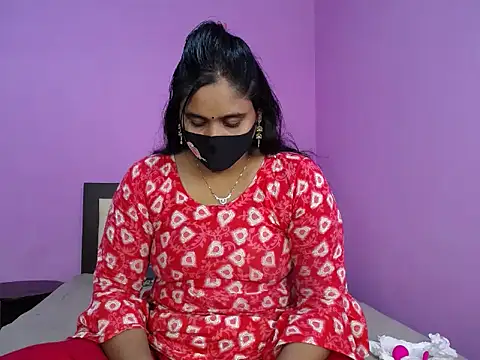 Hot Maleka online show from 10/24/25, 03:52