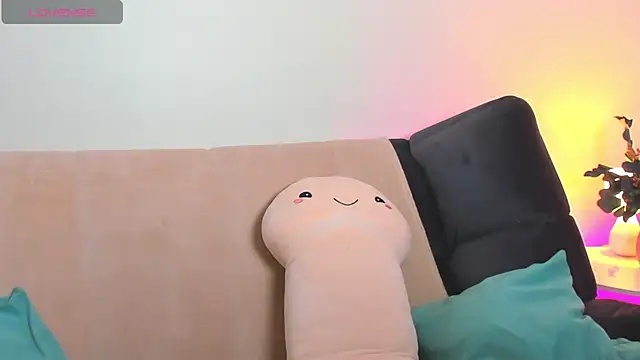 Sara Robinson online show from 02/15/25, 10:22