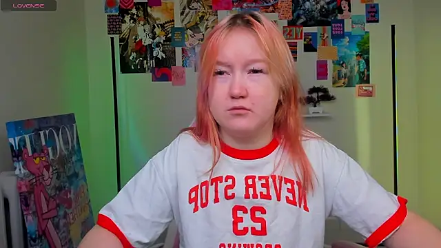 Sara Robinson online show from 03/08/25, 02:55