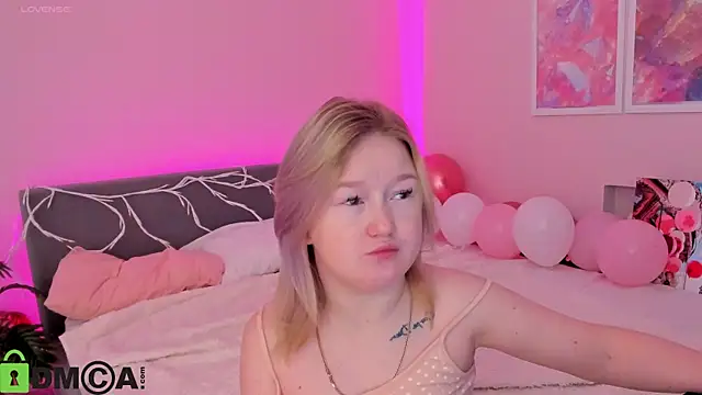 Sara Robinson online show from 10/05/25, 02:32