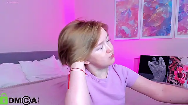 Sara Robinson online show from 10/26/25, 02:17