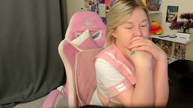 Sara Robinson online show from 07/01/26, 02:57