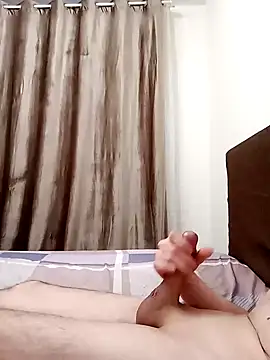 Grifon1973 online show from 02/01/25, 02:02