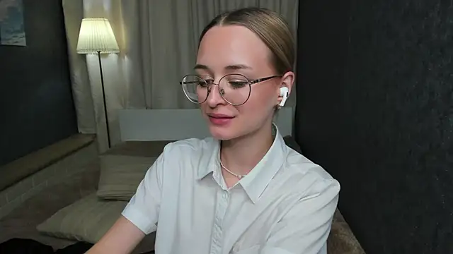 Tiffanyhunt online show from 01/15/25, 06:29