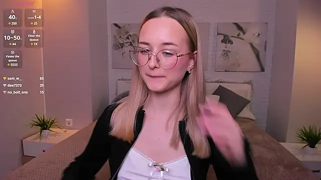 Tiffanyhunt online show from 02/03/25, 02:02