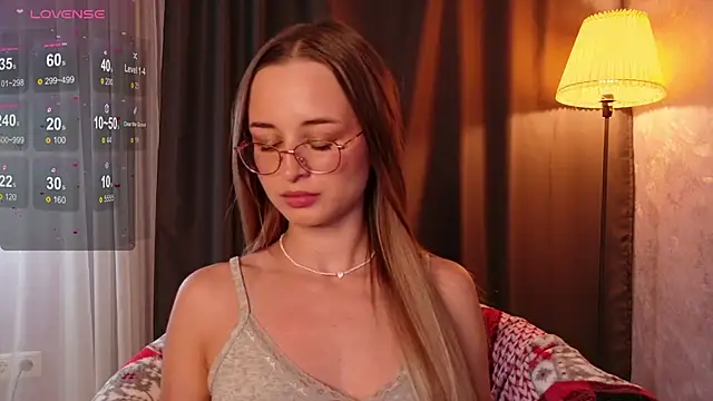 Tiffanyhunt online show from 12/15/25, 03:05