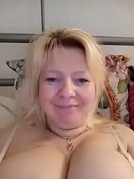 Snapshot of Lauri_scherri chatting on 06/04/26, 05:41 Lauri scherri online show from 06/04/26, 05:41