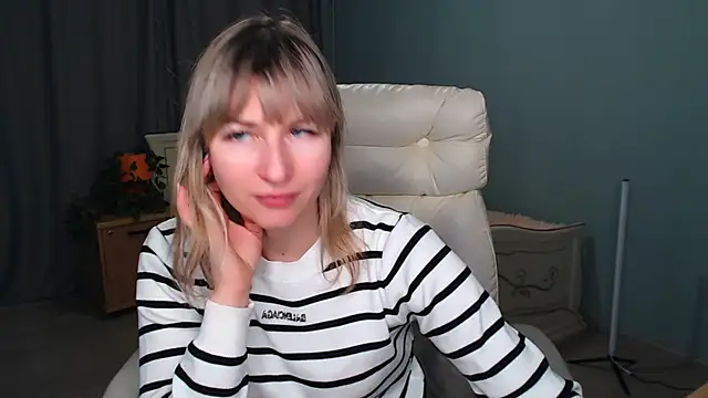 Snapshot of Incredible_Ariela chatting on 12/22/24, 11:44 Incredible Ariela online show from 12/22/24, 11:44