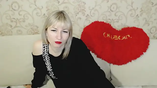 Snapshot of Incredible_Ariela chatting on 01/03/25, 01:36 Incredible Ariela online show from 01/03/25, 01:36