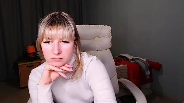 Snapshot of Incredible_Ariela chatting on 02/04/25, 02:53 Incredible Ariela online show from 02/04/25, 02:53