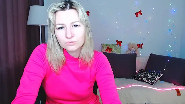 Snapshot of Incredible_Ariela chatting on 02/14/25, 11:53 Incredible Ariela online show from 02/14/25, 11:53