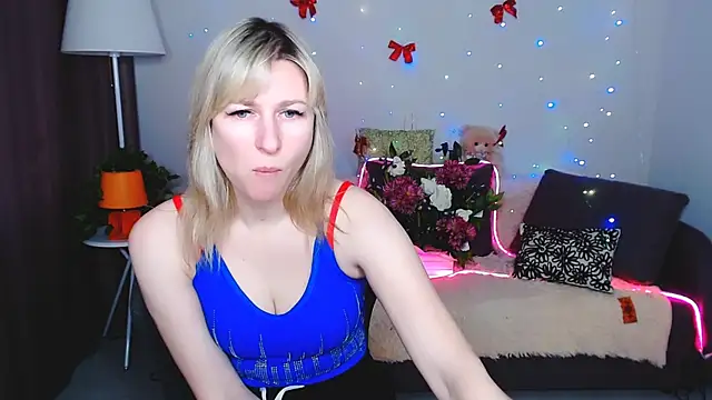 Snapshot of Incredible_Ariela chatting on 02/18/25, 01:33 Incredible Ariela online show from 02/18/25, 01:33
