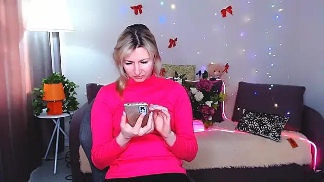 Snapshot of Incredible_Ariela chatting on 02/20/25, 07:23 Incredible Ariela online show from 02/20/25, 07:23