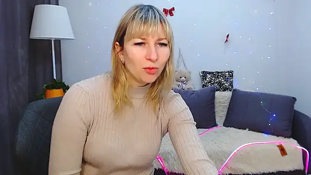 Snapshot of Incredible_Ariela chatting on 03/04/25, 11:19 Incredible Ariela online show from 03/04/25, 11:19