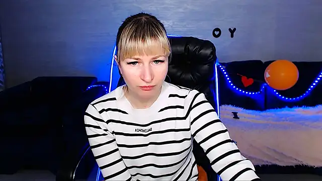 Snapshot of Incredible_Ariela chatting on 03/07/25, 10:24 Incredible Ariela online show from 03/07/25, 10:24