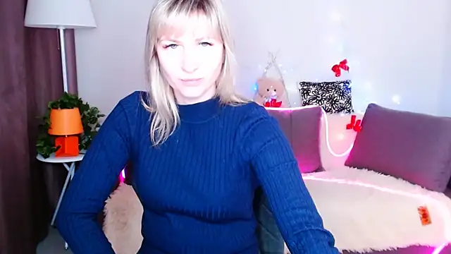 Snapshot of Incredible_Ariela chatting on 03/22/25, 03:20 Incredible Ariela online show from 03/22/25, 03:20