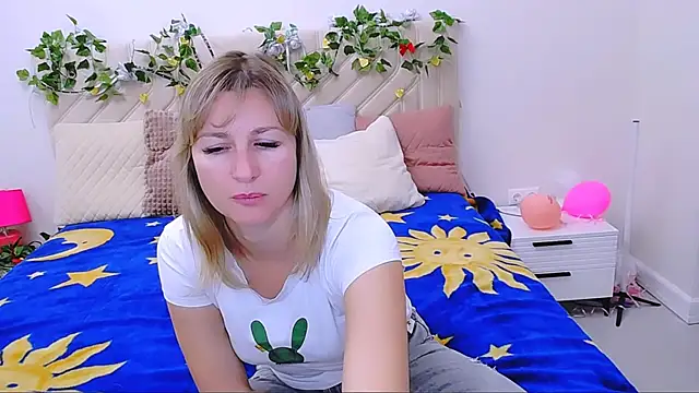 Snapshot of Incredible_Ariela chatting on 09/22/25, 03:58 Incredible Ariela online show from 09/22/25, 03:58