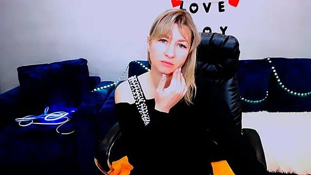 Snapshot of Incredible_Ariela chatting on 09/27/25, 09:25 Incredible Ariela online show from 09/27/25, 09:25