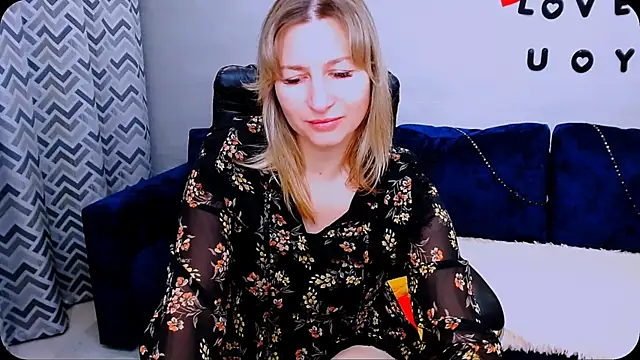 Snapshot of Incredible_Ariela chatting on 10/12/25, 10:14 Incredible Ariela online show from 10/12/25, 10:14