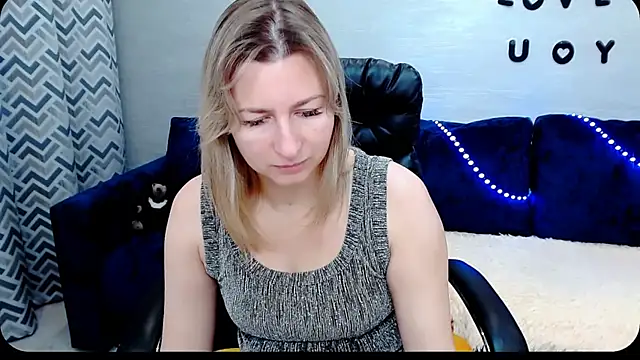 Snapshot of Incredible_Ariela chatting on 10/16/25, 08:37 Incredible Ariela online show from 10/16/25, 08:37