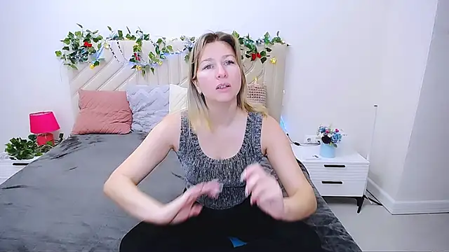 Incredible Ariela online show from 10/22/25, 06:02