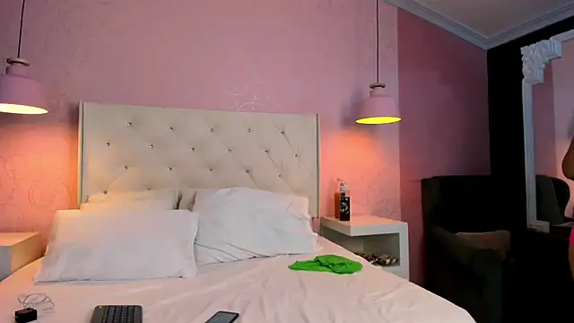 MahlaKhalifa online show from 04/22/26, 03:31