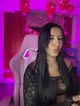 Snapshot of Tamara_Roberts1 chatting on 02/21/25, 02:50 Tamara Roberts1 online show from 02/21/25, 02:50