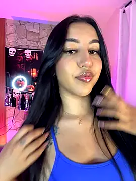 Snapshot of Tamara_Roberts1 chatting on 10/23/25, 12:10 Tamara Roberts1 online show from 10/23/25, 12:10