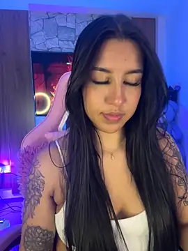 Snapshot of Tamara_Roberts1 chatting on 11/10/25, 02:32 Tamara Roberts1 online show from 11/10/25, 02:32