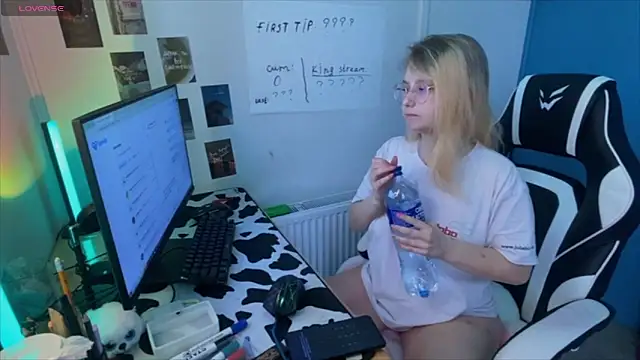 JacyWinslat online show from 02/25/25, 12:13