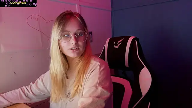 JacyWinslat online show from 03/08/25, 06:16