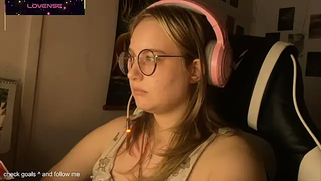 JacyWinslat online show from 10/16/25, 04:08