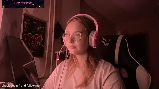 JacyWinslat online show from 11/14/25, 05:33