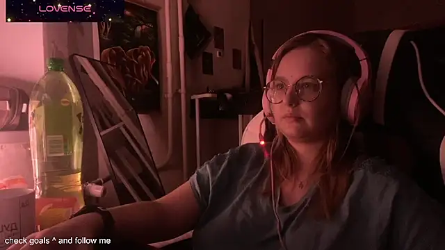 JacyWinslat online show from 11/15/25, 03:52