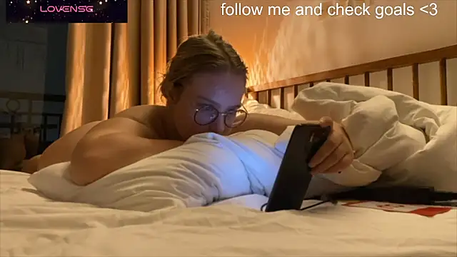 JacyWinslat online show from 12/19/25, 04:03