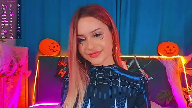 AlinaWalters online show from 10/28/25, 08:44