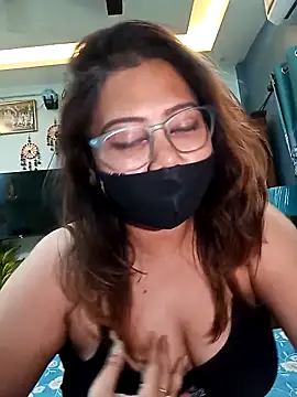 Cute-mona online show from 04/14/26, 10:05